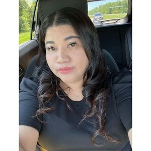 Meet your Posher, Roxana